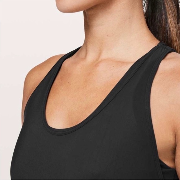 EUC - Lululemon Cross Conditioning 2-In-1 Tank *Medium Support B/C Cup - Size 4 - Picture 4 of 7